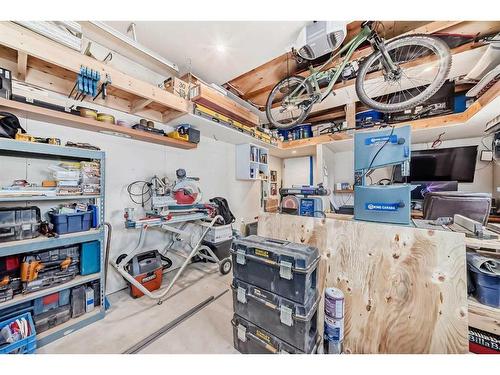 213 Wildwood Drive Sw, Calgary, AB - Indoor Photo Showing Laundry Room