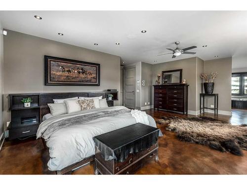 264390 Forestry Trunk Road, Rural Rocky View County, AB - Indoor Photo Showing Bedroom