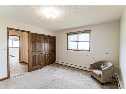 17200 Centre Street Ne, Calgary, AB - Indoor Photo Showing Other Room
