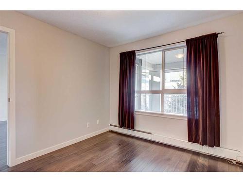 429-35 Richard Court Sw, Calgary, AB - Indoor Photo Showing Other Room