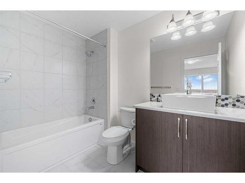 365 Skyview Parkway Ne, Calgary, AB - Indoor Photo Showing Bathroom