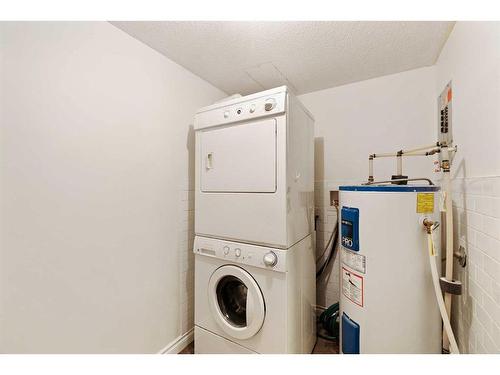 607-13104 Elbow Drive Sw, Calgary, AB - Indoor Photo Showing Laundry Room