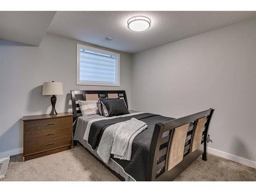 173 Baysprings Gardens Sw, Airdrie, AB - Indoor Photo Showing Bedroom