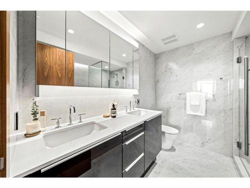 908-738 1 Avenue Sw, Calgary, AB - Indoor Photo Showing Bathroom