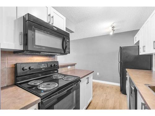 105-110 24 Avenue Sw, Calgary, AB - Indoor Photo Showing Kitchen