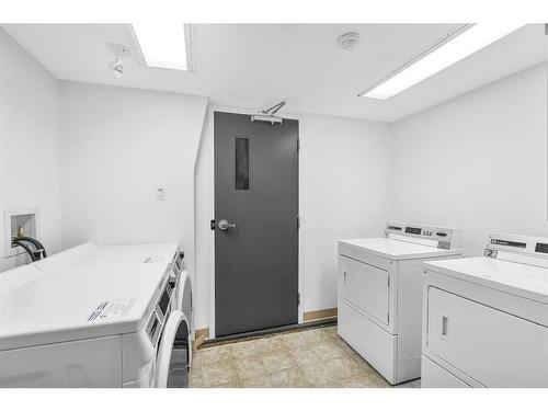 105-110 24 Avenue Sw, Calgary, AB - Indoor Photo Showing Laundry Room