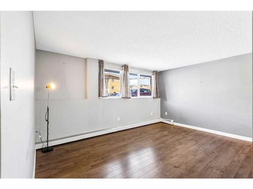 105-110 24 Avenue Sw, Calgary, AB - Indoor Photo Showing Other Room