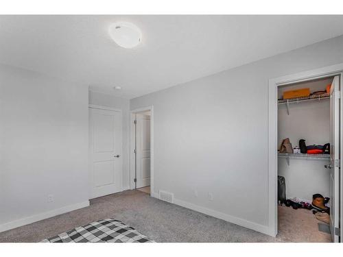 18 Evanscrest Park Nw, Calgary, AB - Indoor Photo Showing Other Room