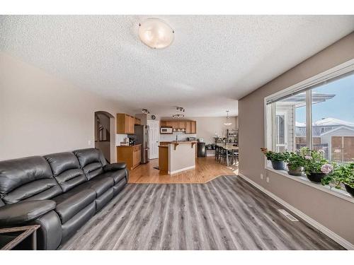 291 Evanston View Nw, Calgary, AB - Indoor Photo Showing Living Room