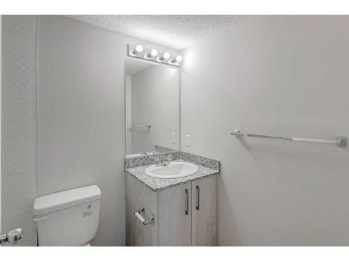 3202-4641 128 Avenue Ne, Calgary, AB - Indoor Photo Showing Bathroom