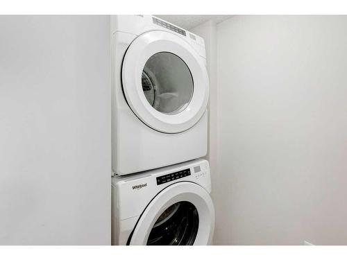 3202-4641 128 Avenue Ne, Calgary, AB - Indoor Photo Showing Laundry Room