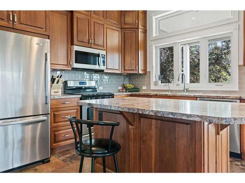 4301 39 Avenue, Ponoka, AB - Indoor Photo Showing Kitchen