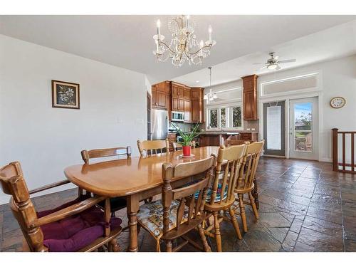 4301 39 Avenue, Ponoka, AB - Indoor Photo Showing Dining Room