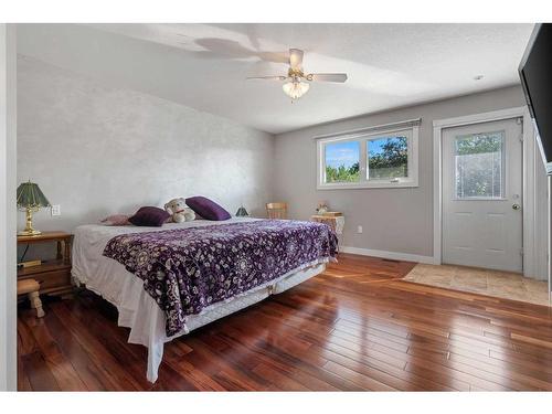 4301 39 Avenue, Ponoka, AB - Indoor Photo Showing Bedroom