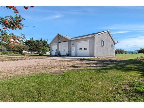 4301 39 Avenue, Ponoka, AB - Outdoor