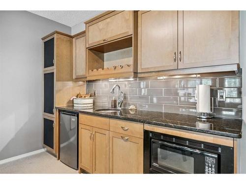 9322 14 Avenue Sw, Calgary, AB - Indoor Photo Showing Kitchen With Stainless Steel Kitchen