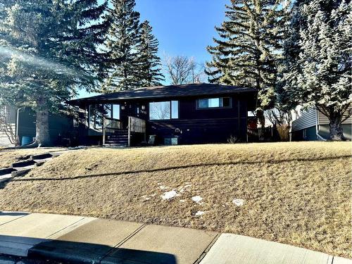 5615 Thorndale Place Nw, Calgary, AB - Outdoor