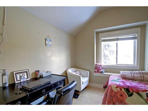 2135 16A Street Sw, Calgary, AB - Indoor Photo Showing Other Room