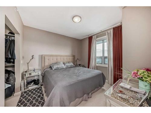 1606-210 15 Avenue Se, Calgary, AB - Indoor Photo Showing Bedroom