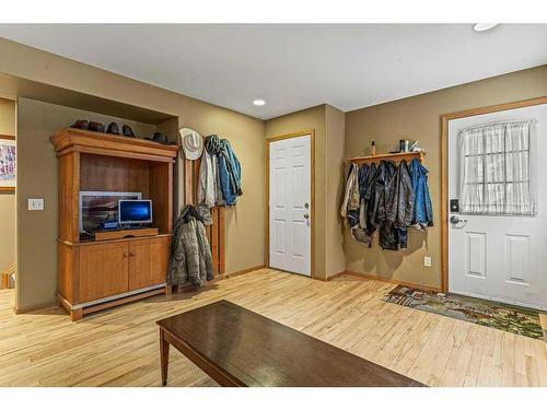 2-817 5Th Street, Canmore, AB - Indoor Photo Showing Other Room