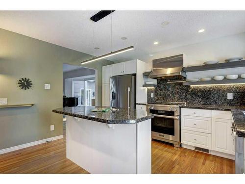 660 Willow Brook Drive Se, Calgary, AB - Indoor Photo Showing Kitchen With Upgraded Kitchen