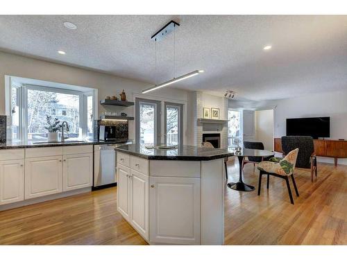 660 Willow Brook Drive Se, Calgary, AB - Indoor Photo Showing Kitchen