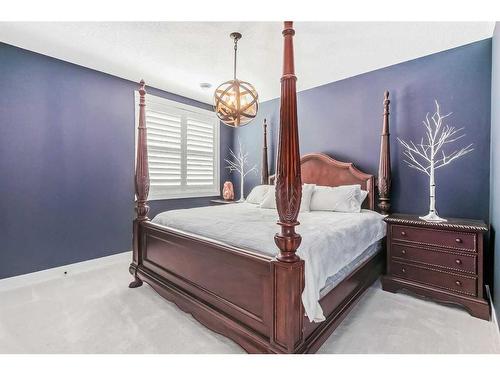 276 Cranbrook Point Se, Calgary, AB - Indoor Photo Showing Bedroom