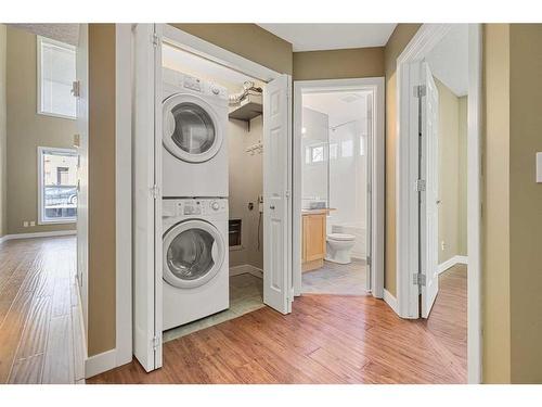 111-1505 27 Avenue Sw, Calgary, AB - Indoor Photo Showing Laundry Room