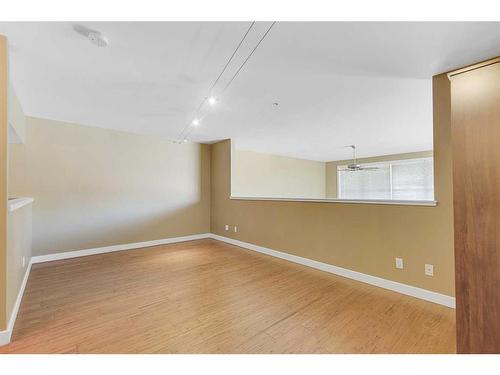 111-1505 27 Avenue Sw, Calgary, AB - Indoor Photo Showing Other Room