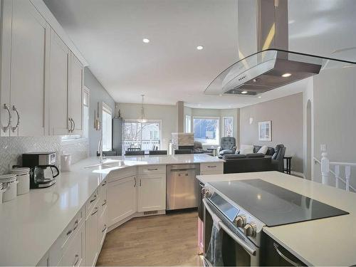 262 Chaparral Court Se, Calgary, AB - Indoor Photo Showing Kitchen