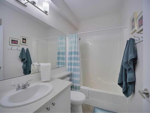 262 Chaparral Court Se, Calgary, AB - Indoor Photo Showing Bathroom