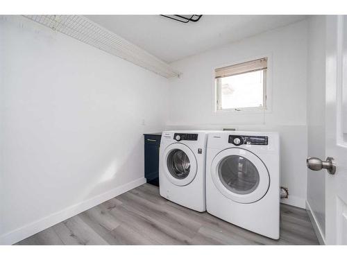 14333 Evergreen Street Sw, Calgary, AB - Indoor Photo Showing Laundry Room