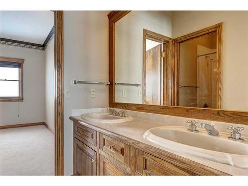 266077 21 Street West, Rural Foothills County, AB - Indoor Photo Showing Bathroom