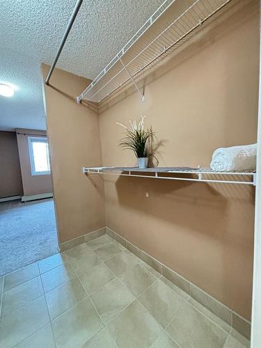 24-2000 Edenwold Heights Nw, Calgary, AB - Indoor With Storage
