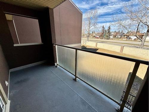 24-2000 Edenwold Heights Nw, Calgary, AB - Outdoor With Exterior