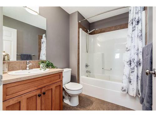 7 Cranridge Bay Se, Calgary, AB - Indoor Photo Showing Bathroom
