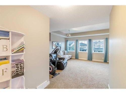 229 Evanspark Gardens Nw, Calgary, AB - Indoor Photo Showing Other Room