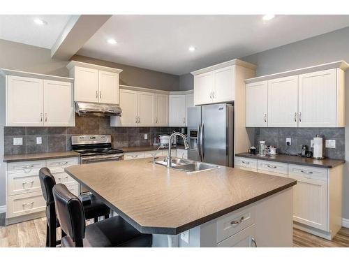 229 Evanspark Gardens Nw, Calgary, AB - Indoor Photo Showing Kitchen With Double Sink