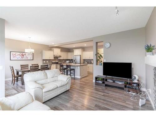 229 Evanspark Gardens Nw, Calgary, AB - Indoor Photo Showing Living Room
