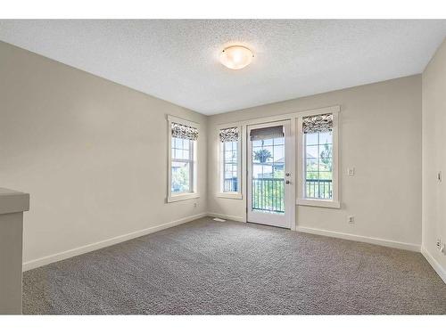 4720 Elgin Avenue Se, Calgary, AB - Indoor Photo Showing Other Room