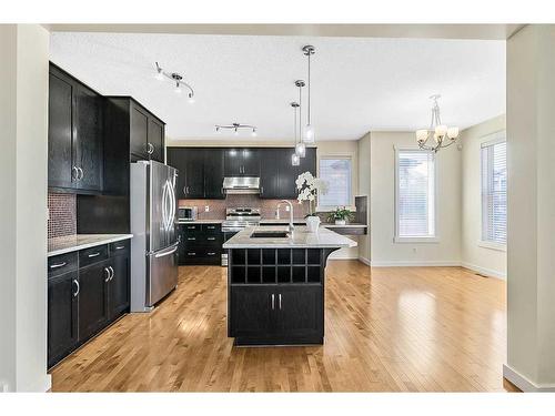 4720 Elgin Avenue Se, Calgary, AB - Indoor Photo Showing Kitchen With Stainless Steel Kitchen