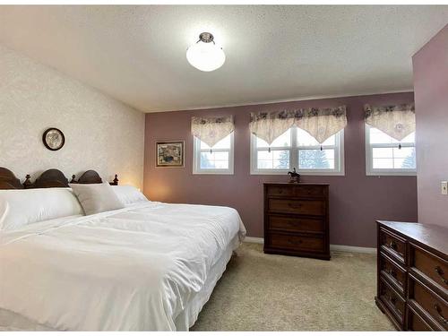 6011 Dalcastle Crescent Nw, Calgary, AB - Indoor Photo Showing Bedroom