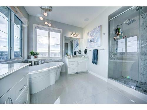69 Evansborough Green Nw, Calgary, AB - Indoor Photo Showing Bathroom