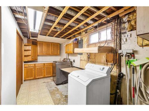 1515 43 Street Se, Calgary, AB - Indoor Photo Showing Laundry Room