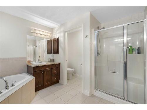 3201-10221 Tuscany Boulevard Nw, Calgary, AB - Indoor Photo Showing Bathroom