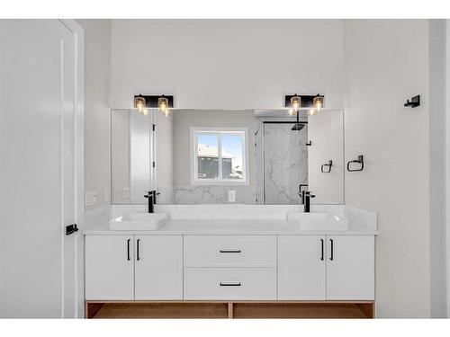 129 South Shore View, Chestermere, AB - Indoor Photo Showing Bathroom