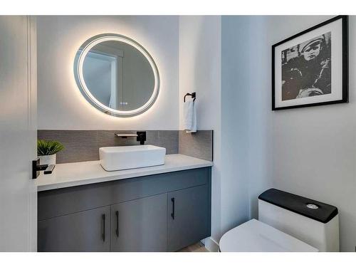 1707 19 Avenue Nw, Calgary, AB - Indoor Photo Showing Bathroom