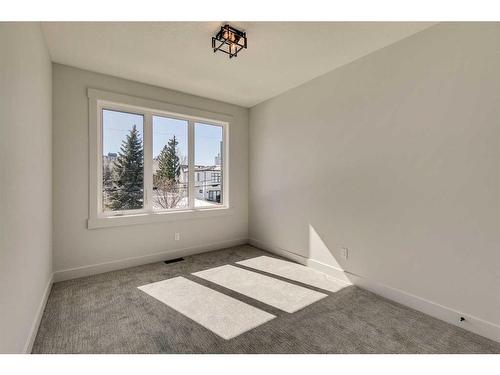 1707 19 Avenue Nw, Calgary, AB - Indoor Photo Showing Other Room