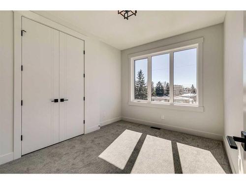 1707 19 Avenue Nw, Calgary, AB - Indoor Photo Showing Other Room