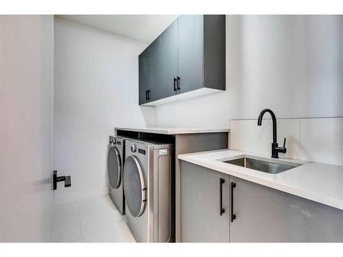 1707 19 Avenue Nw, Calgary, AB - Indoor Photo Showing Laundry Room